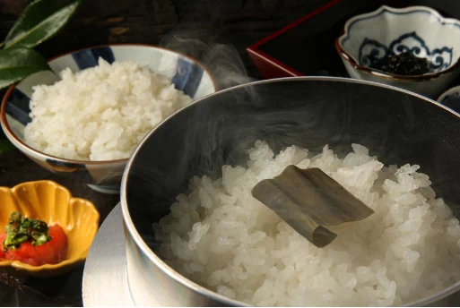 下田の食材がならぶ優しい朝食